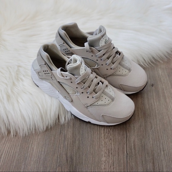 Brand New Nike Air Huarache Run - Picture 5 of 7